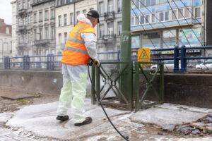 3,8 tonnes de déchets évacuées sur le boulevard Poincaré, dont 1,5 tonne d’encombrants