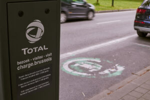 Les bornes de recharge ne sont pas des places de parking